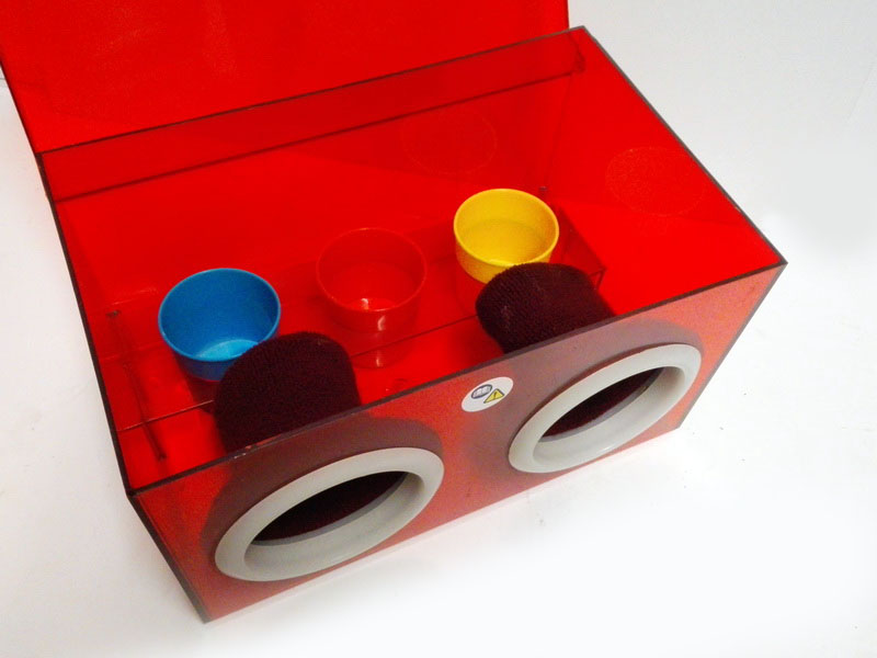 caja experimento 3vasos metacrilato rojo 20x36_5x23 1u